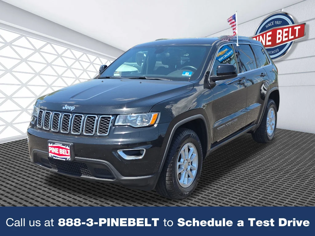 Used 2018 Diamond Black Crystal Pearlcoat Jeep Laredo E image 1