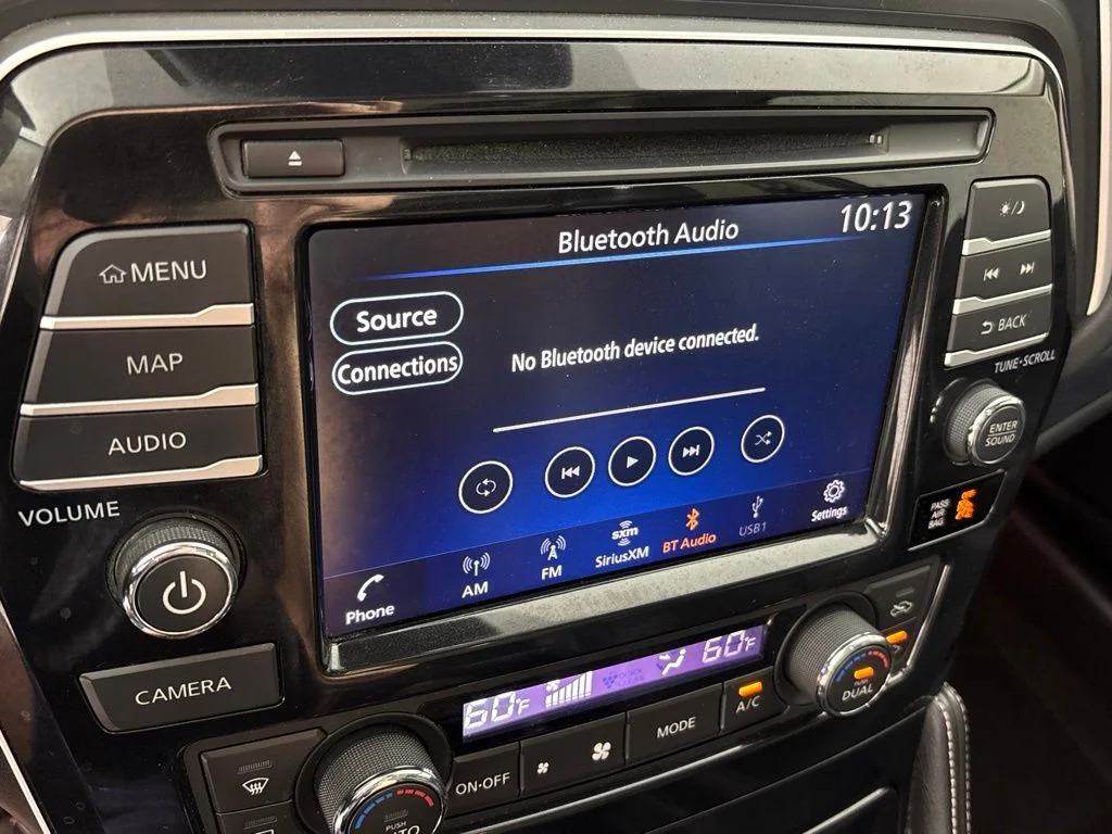Used 2020 Black Nissan Platinum image 30
