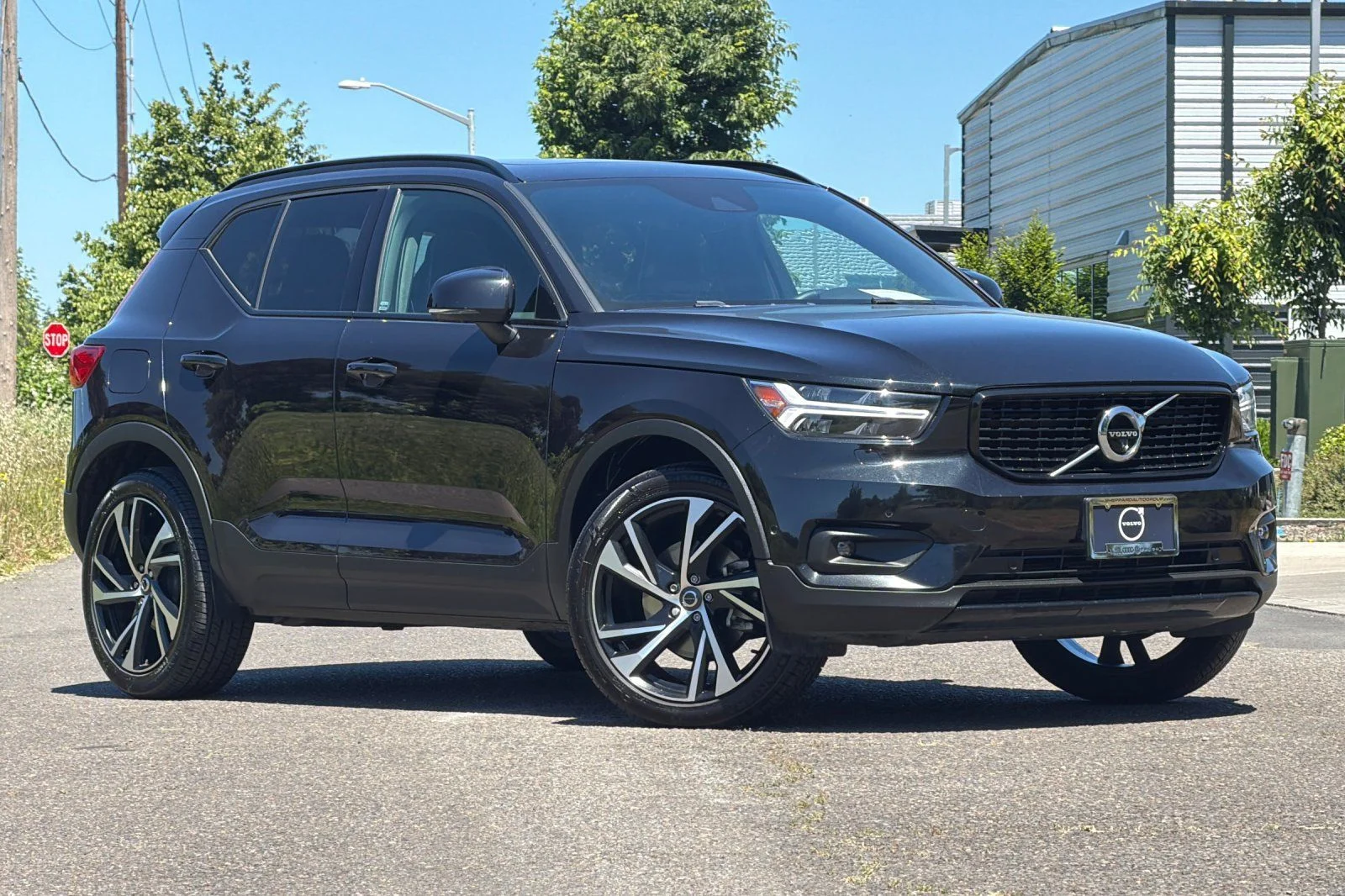 2022 Volvo XC40 T5 R-Design AWD's photo