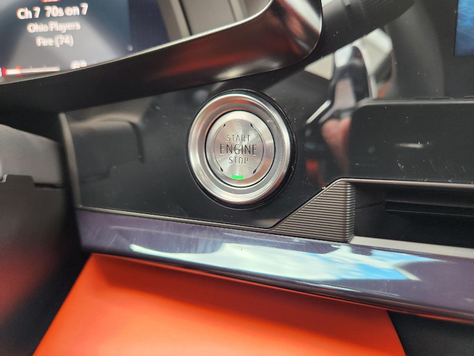 2025 Chevrolet Corvette Stingray photo 20 of 30