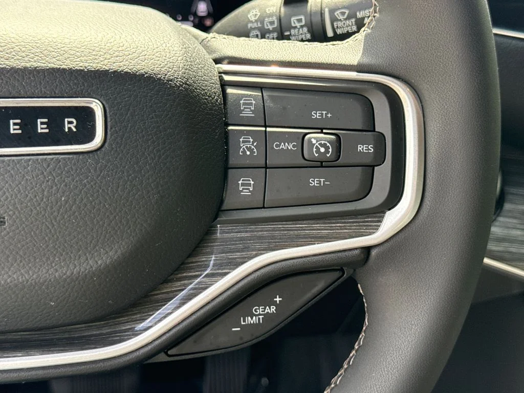 Used 2022 Silver Jeep Series II image 29