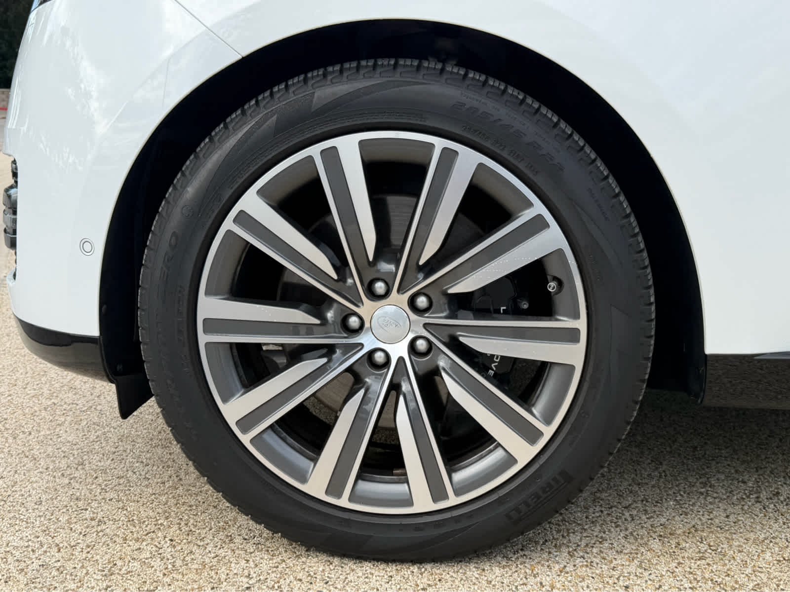 Certified Used 2023 Fuji White Land Rover SE image 9
