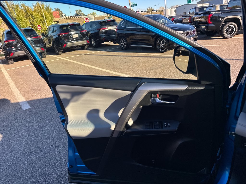 Used 2016 Blue Toyota XLE image 34