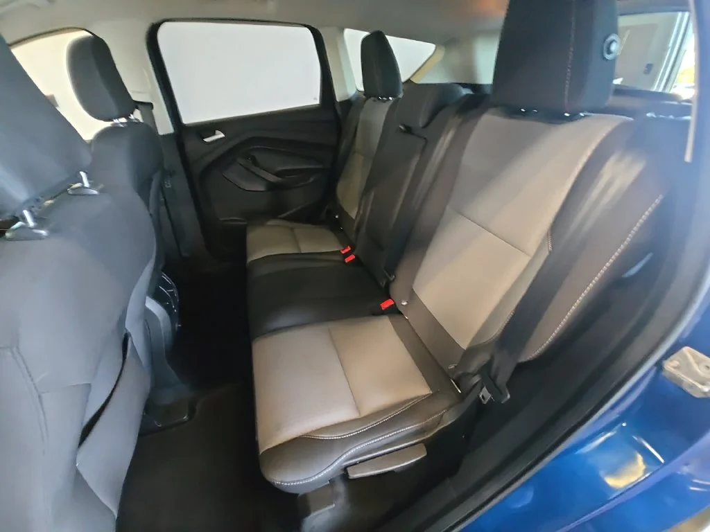 Used 2018 Blue Ford SE image 28