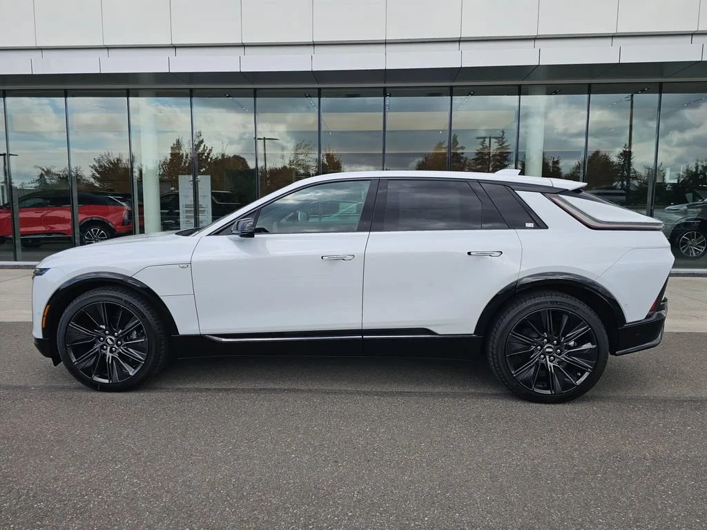 New 2027 Vibrant White Tricoat Cadillac Signature Sport image 4