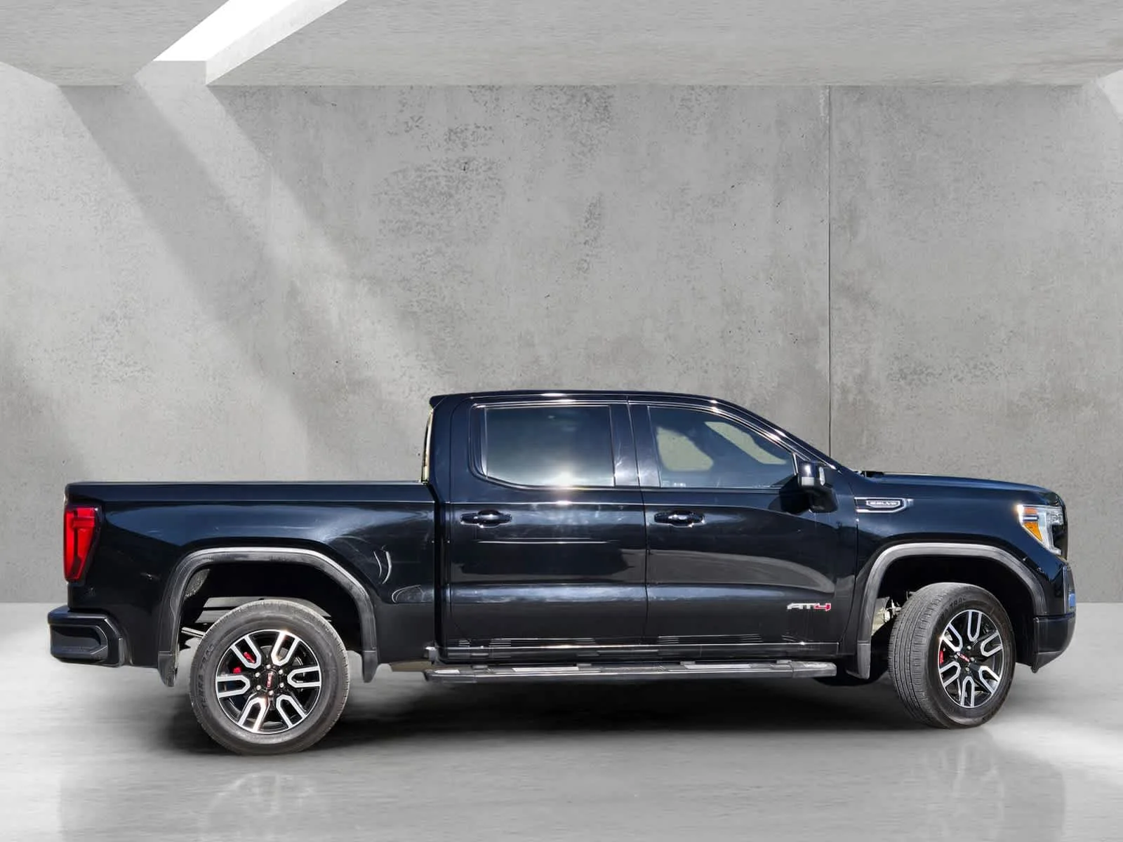 Used 2019 ONYX BLACK GMC AT4 image 3
