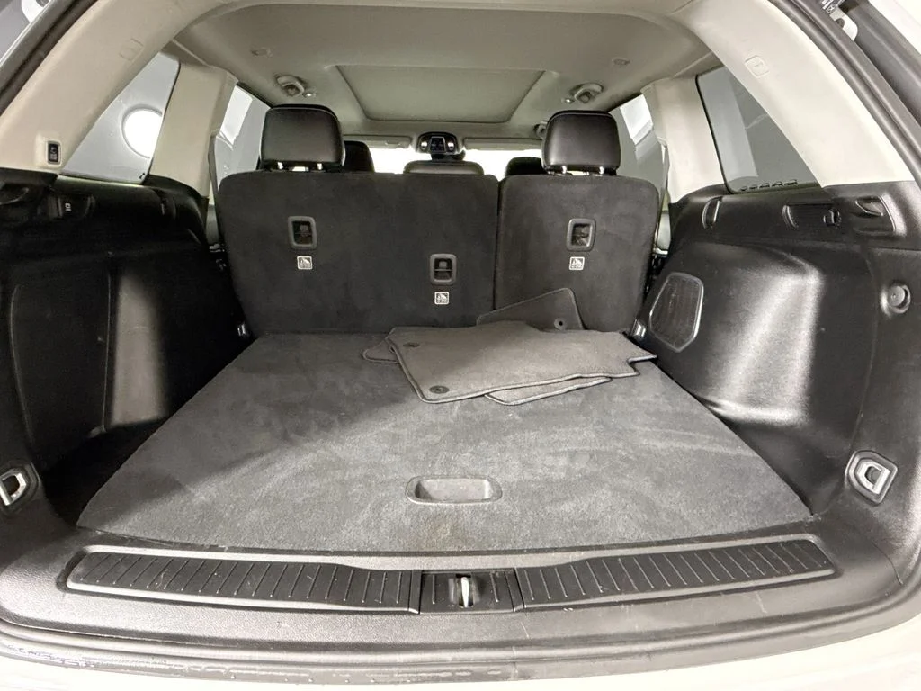 Used 2022 White Jeep 4xe image 25
