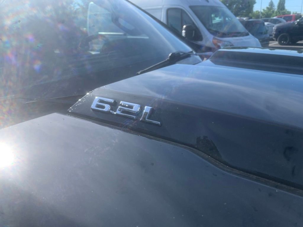 Used 2022 Black Chevrolet ZR2 image 7