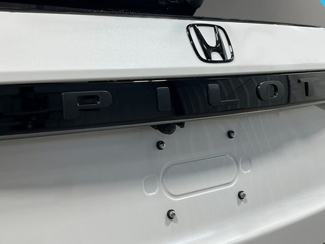 New 2026 Platinum White Pearl Honda Touring image 7