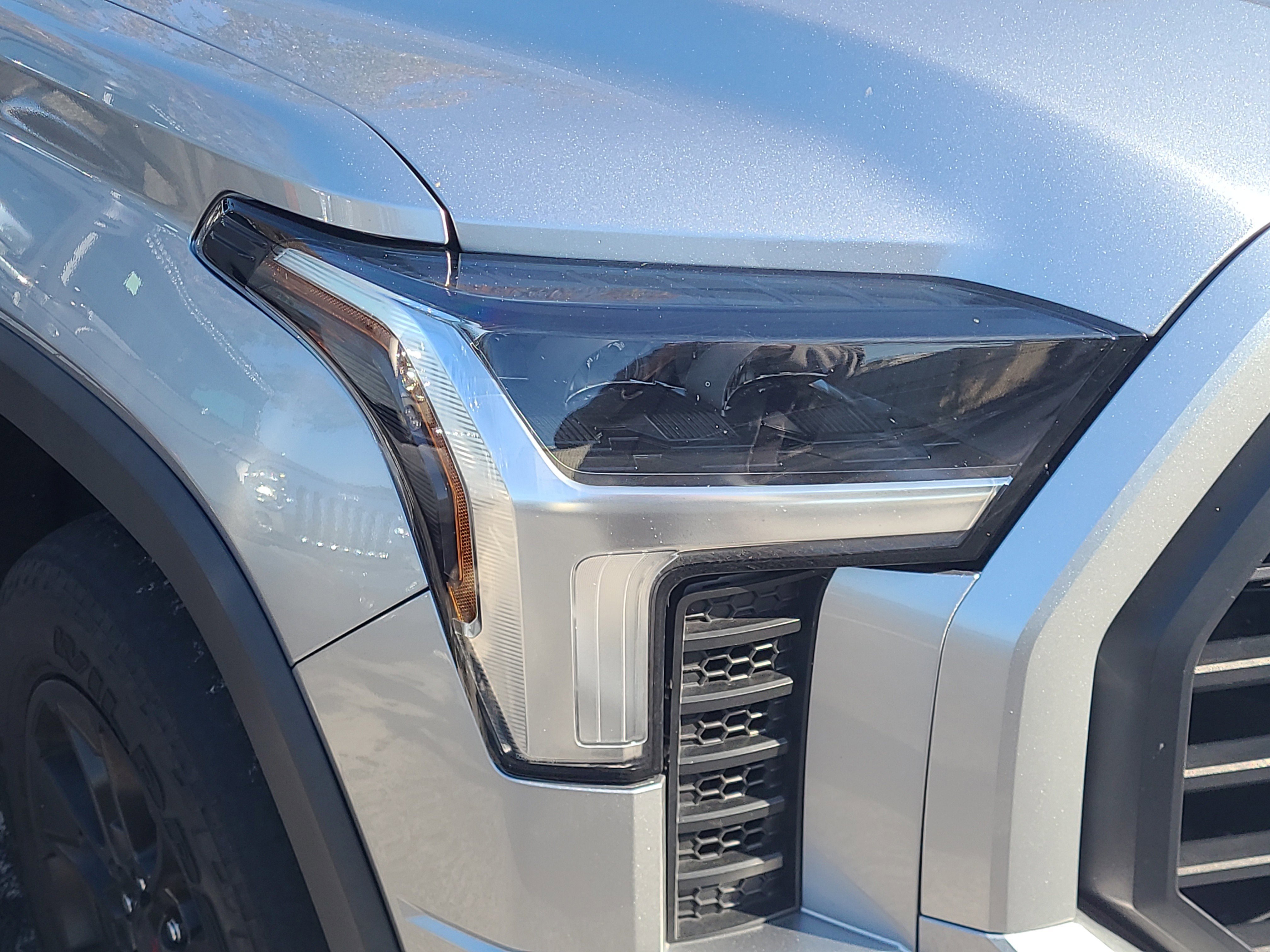 Used 2023  Toyota SR5 image 4
