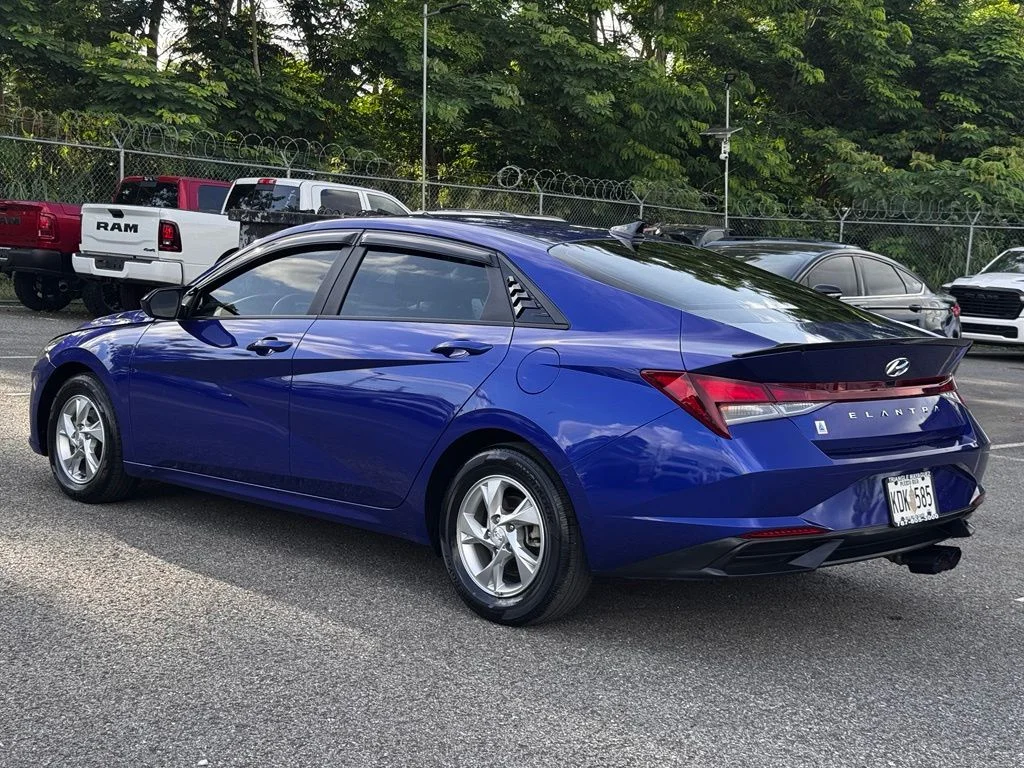 Used 2023  Hyundai SE image 9