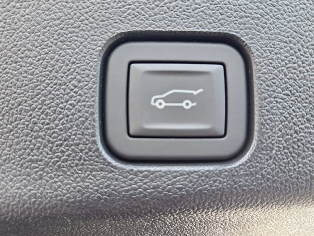New 2026 Sterling Gray Metallic Chevrolet High Country image 38