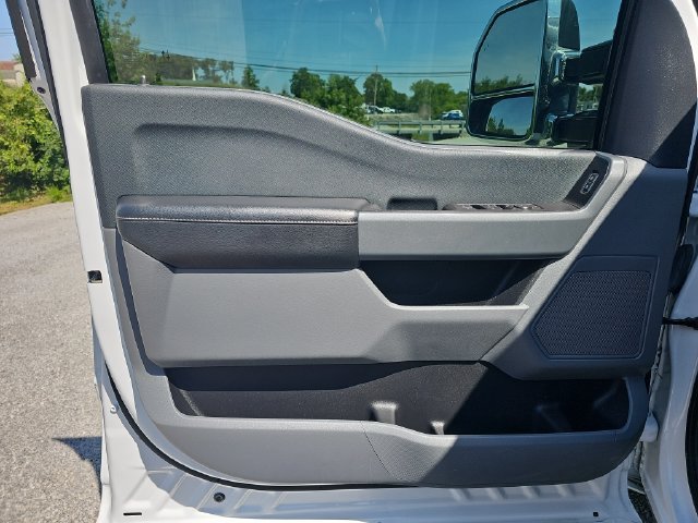 Used 2022 White Ford XL image 10