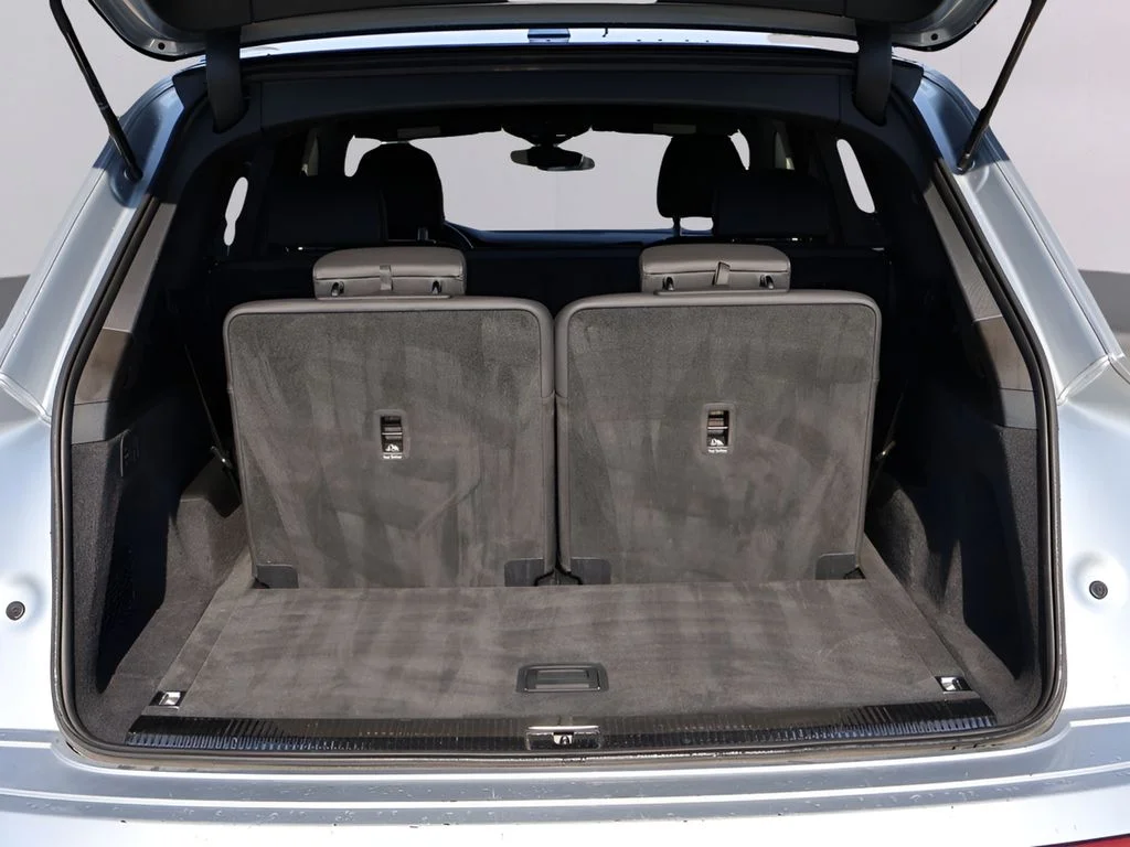 Used 2025  Audi 55 Premium Plus image 16