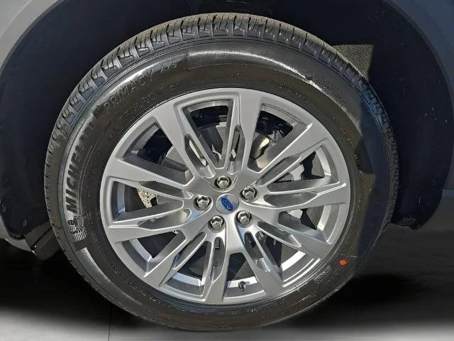 New 2026 Star White Metallic Tri-Coat Ford Platinum™ image 57