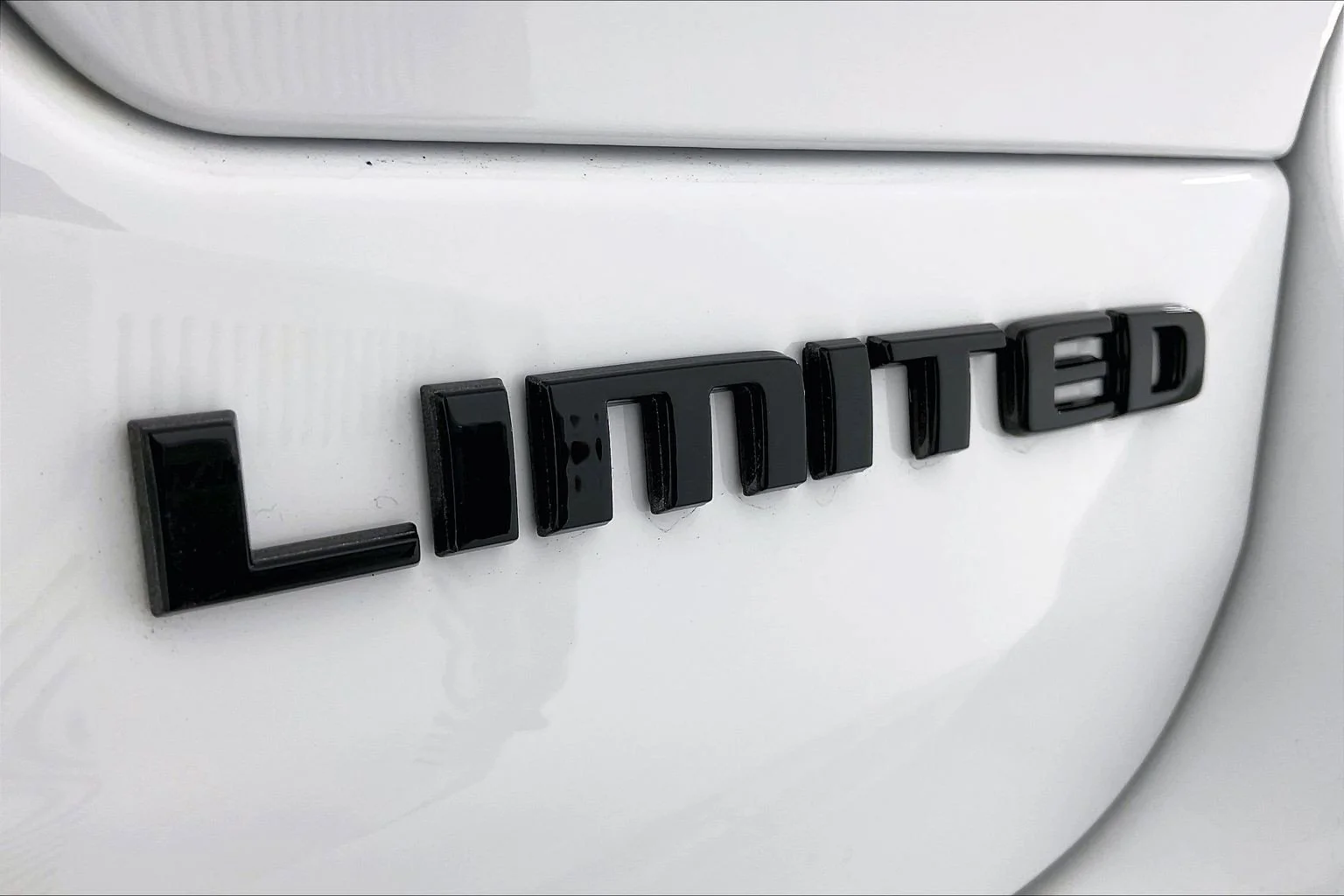 New 2025 PW7 Bright White Clear Coat Jeep Limited image 22