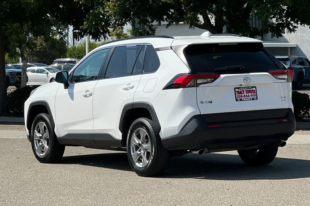 Used 2025 White Toyota XLE image 8