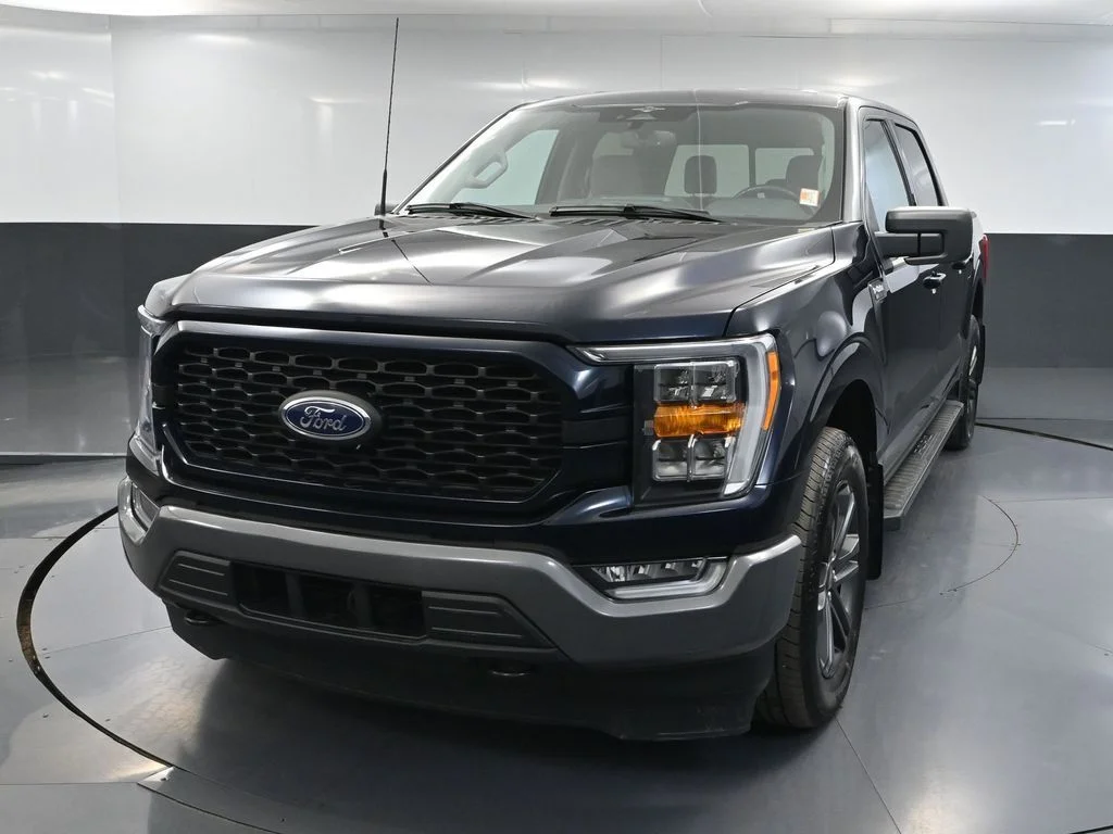 Used 2023 Blue Ford XLT image 13