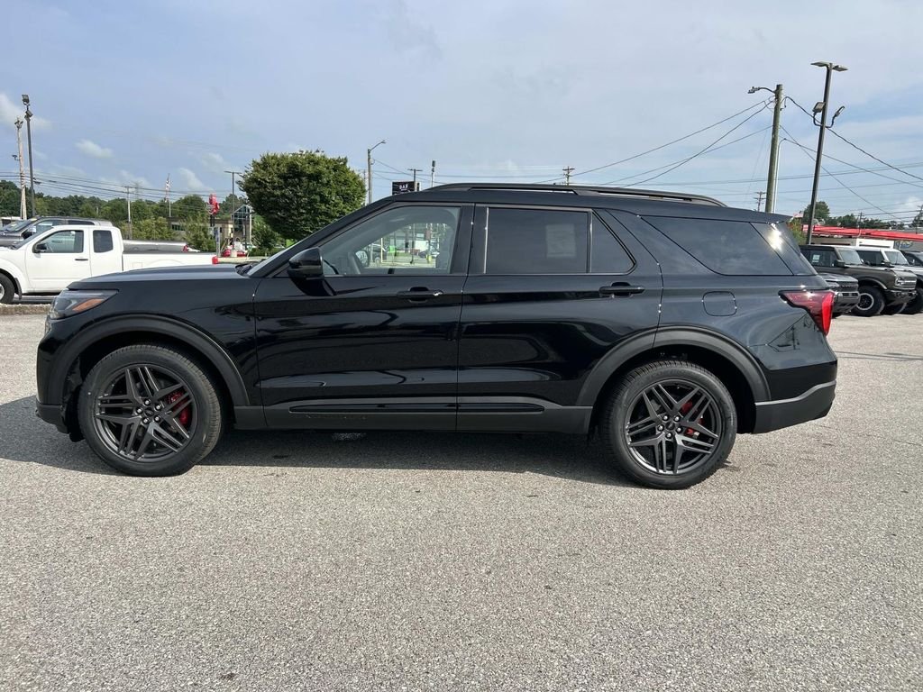 New 2026 Agate Black Metallic Ford ST image 7