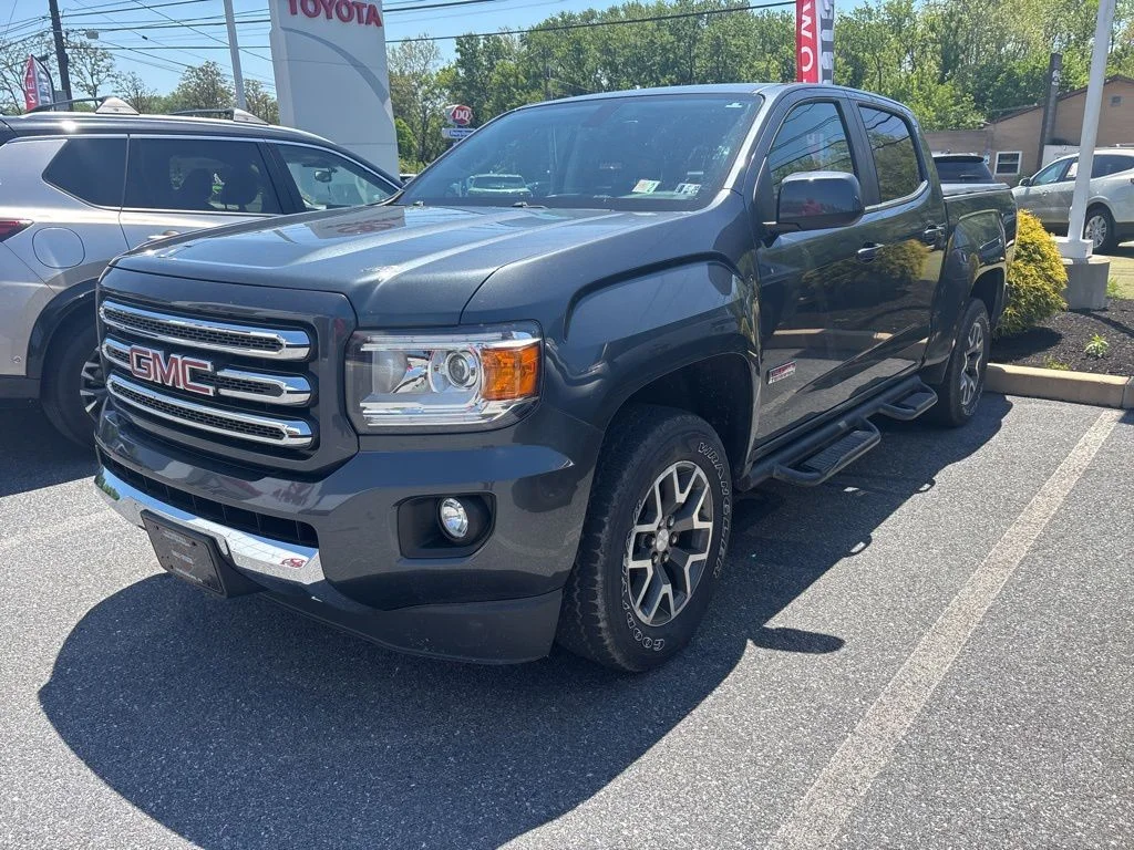 2015 GMC Canyon 4WD SLE Crew Cab Short Box's photo