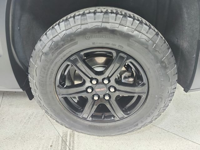 Used 2023 White GMC AT4 image 52