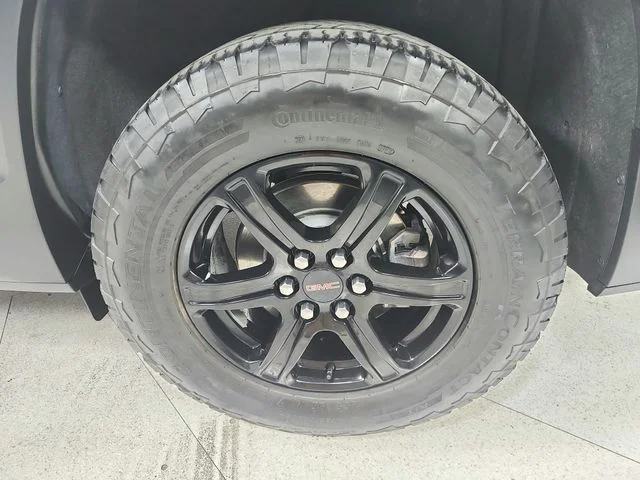 Used 2023 White GMC AT4 image 52