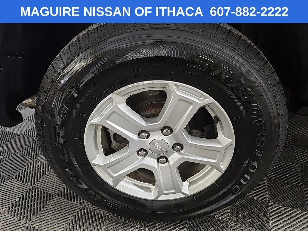 Used 2019 Gray Jeep Sport S image 13