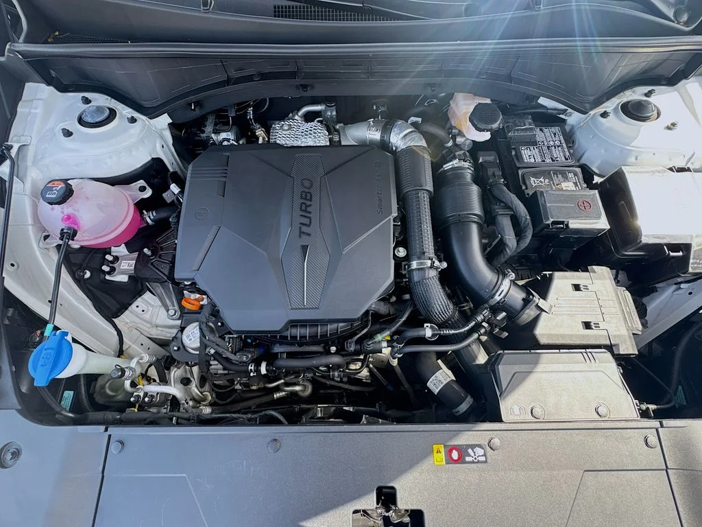 Used 2025 White Kia SX image 35