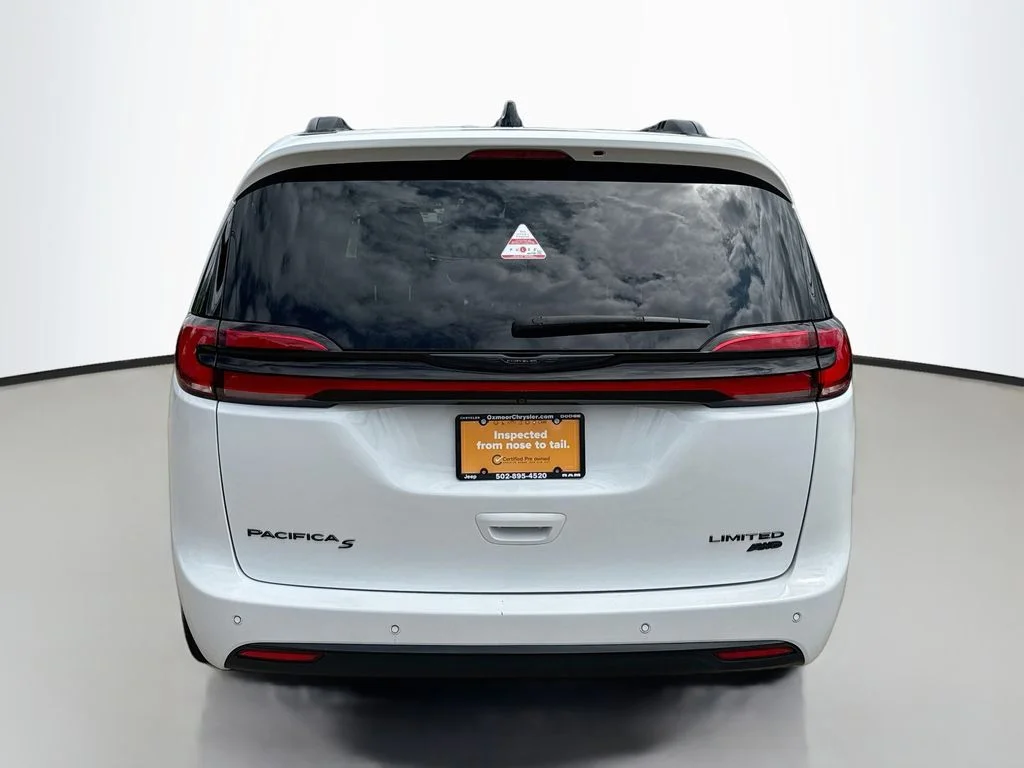 Used 2025 Bright White Clearcoat Chrysler Limited image 7