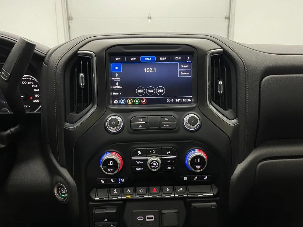 Used 2022 Summit White GMC AT4 image 25