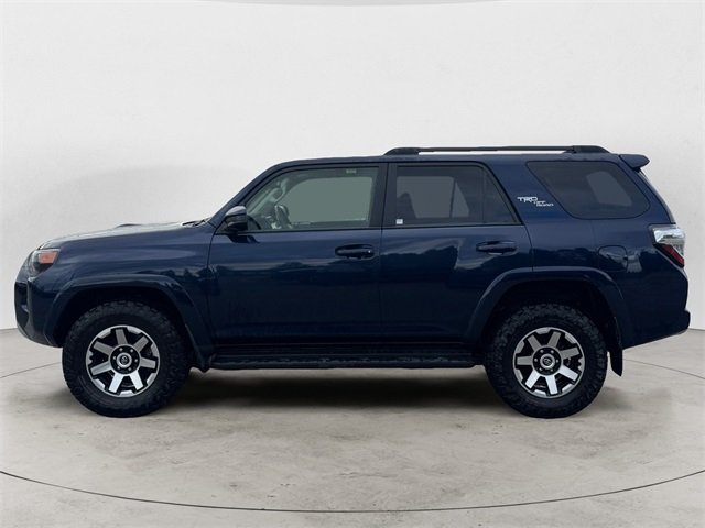 2024 Toyota 4Runner TRD Off-Road photo 2