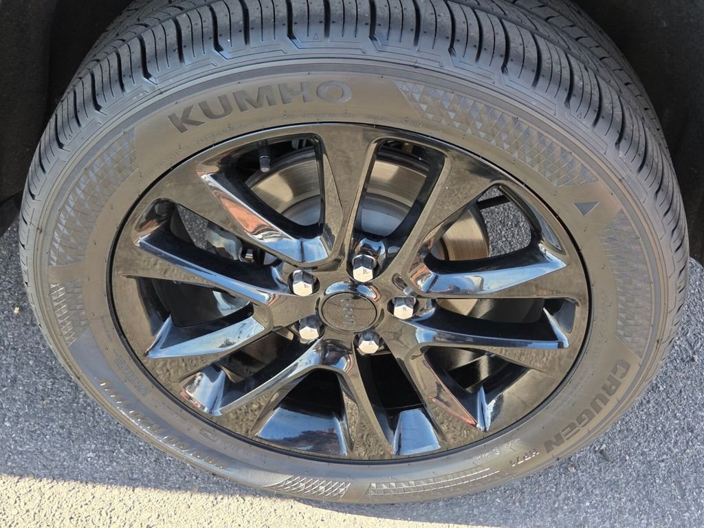 Used 2021 Black Jeep Laredo X image 11