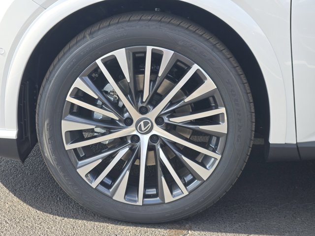 New 2026 Eminent White Pearl Lexus PREMIUM PLUS image 15