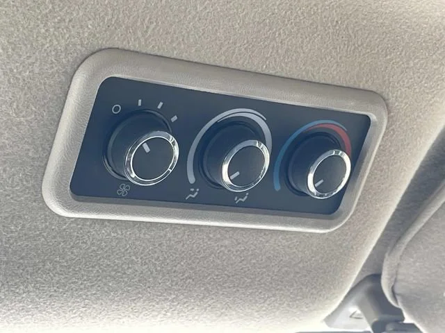 Used 2025 Summit White Chevrolet 1LT image 23