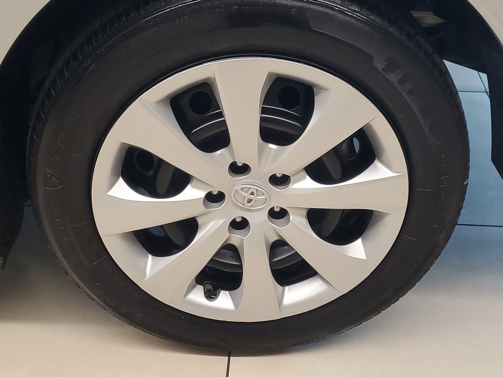 Used 2021 Classic Silver Metallic Toyota LE image 5