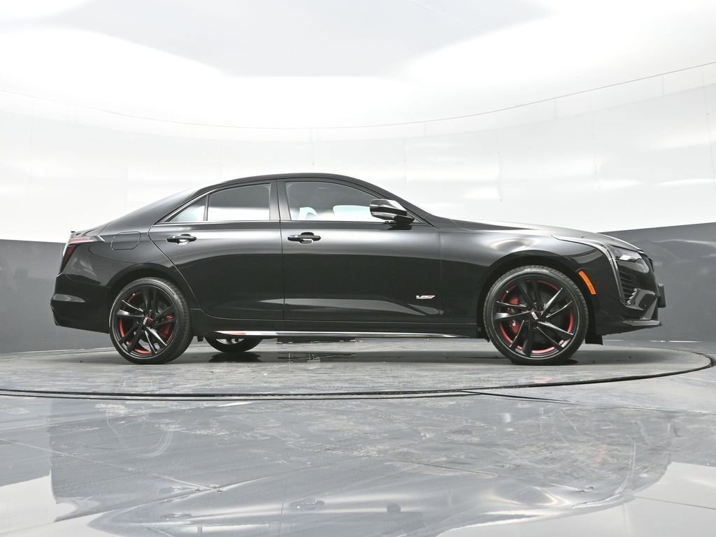 2025 Cadillac CT4 V-Series - Photo 15
