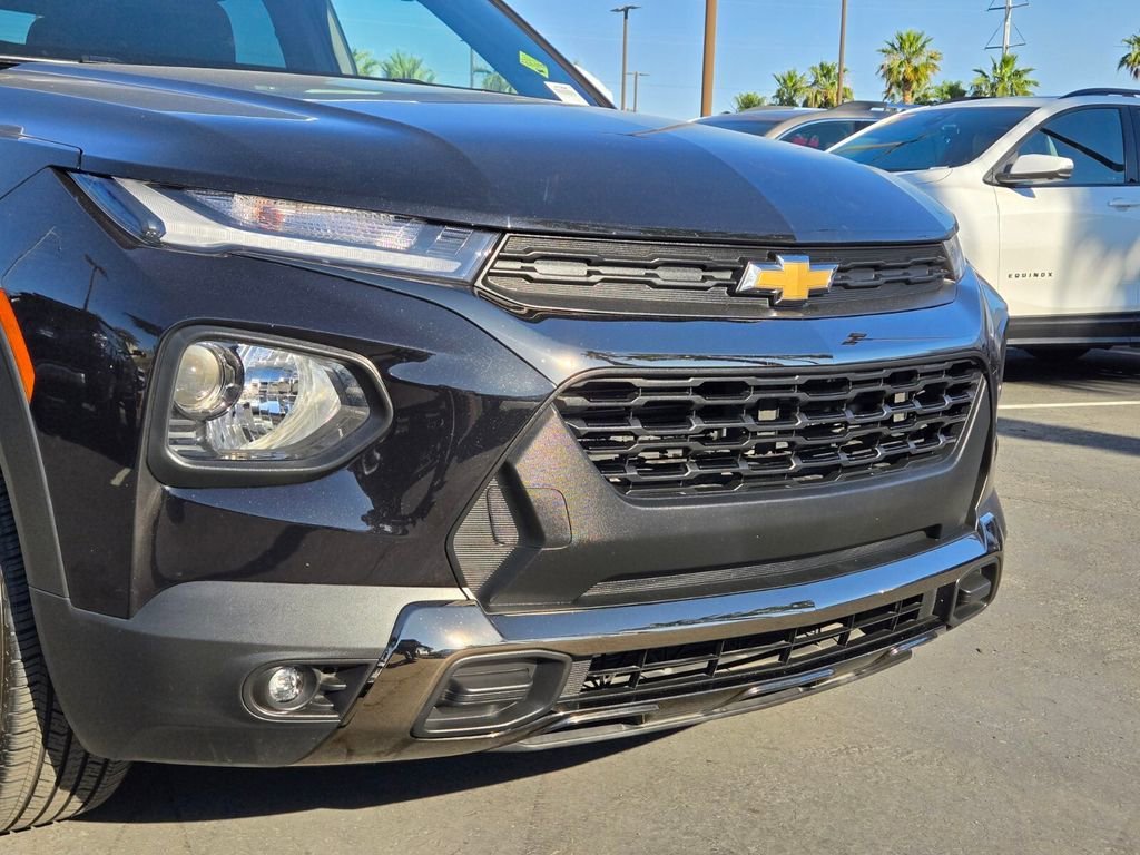 Used 2023 Mosaic Black Metallic Chevrolet ACTIV image 8