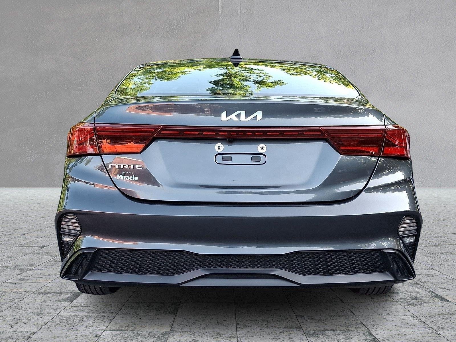 Used 2023 Gravity Gray Kia LXS image 5