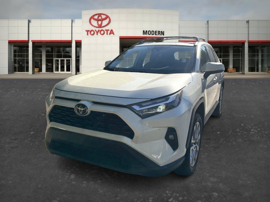 Used 2022 Blizzard Pearl Toyota XLE Premium image 2