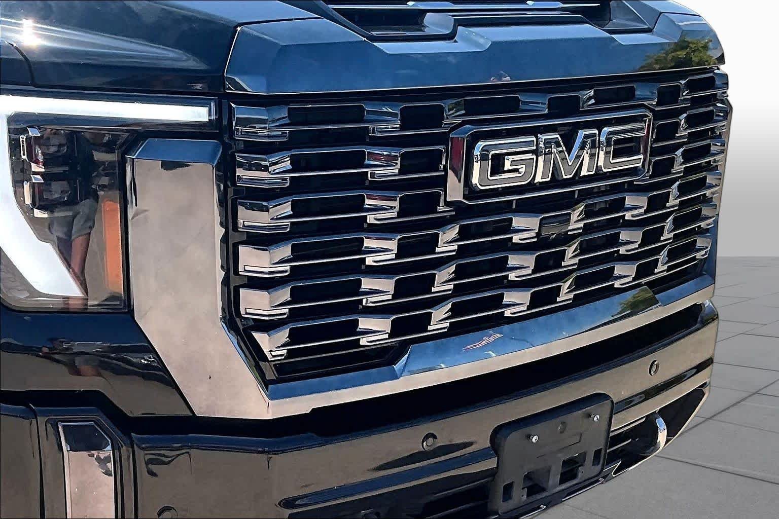 Used 2024 Onyx Black GMC Denali Ultimate image 21