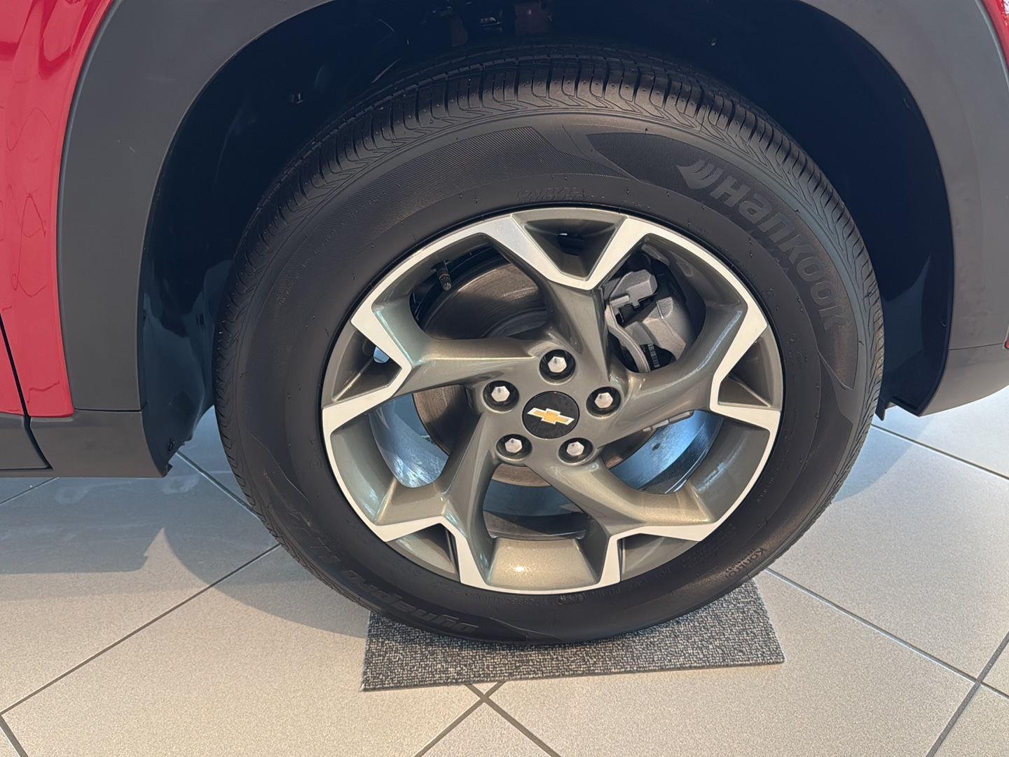 2026 Chevrolet Trax LT - Photo 9