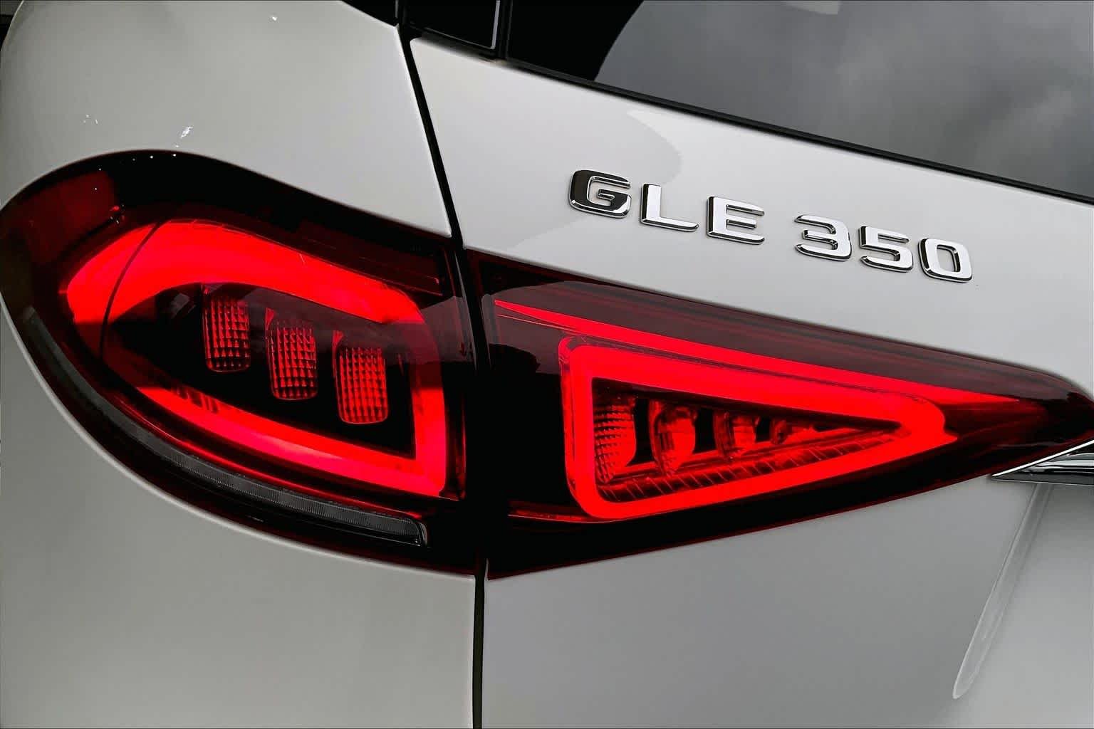 Used 2021 Polar White Mercedes-Benz GLE 350 image 29