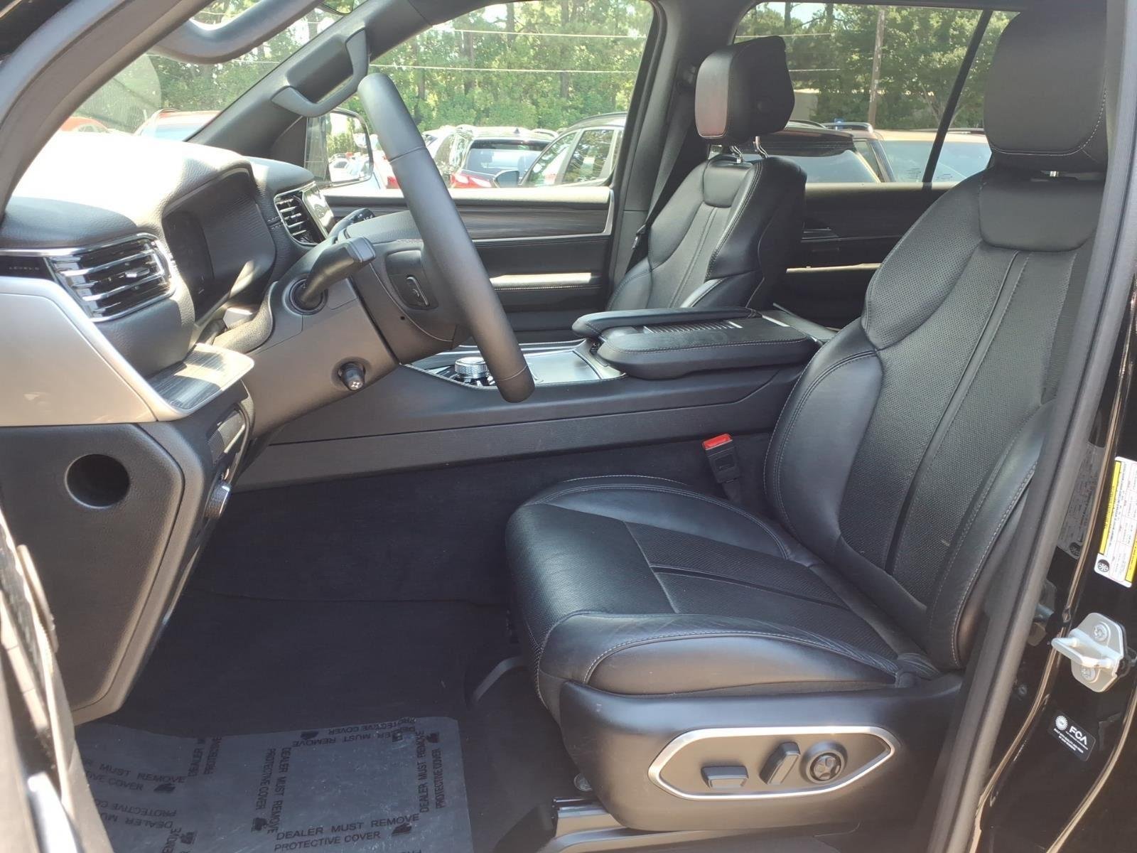 Used 2024 Diamond Black Crystal Pearlcoat Jeep Series II image 20