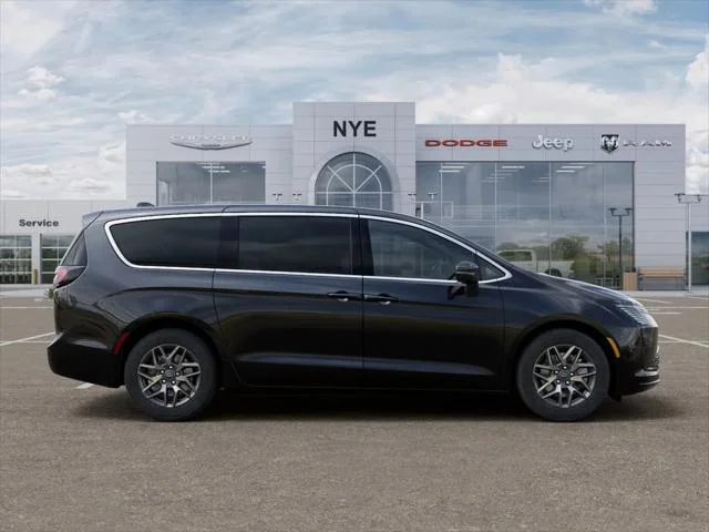New 2027 Diamond Black Crystal Pearl-Coat Exterior Paint Chrysler Limited image 47