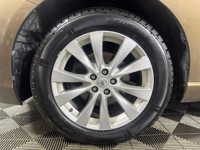 Used 2014 Gold Toyota LE image 10