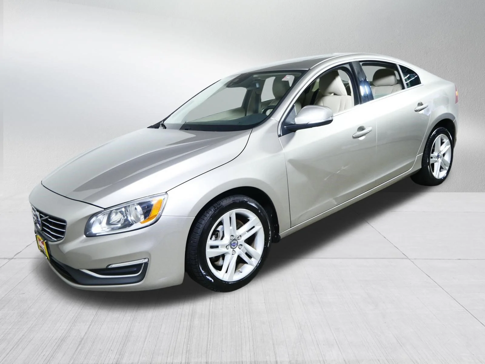 Used 2014 Seashell Metallic Volvo T5 image 3