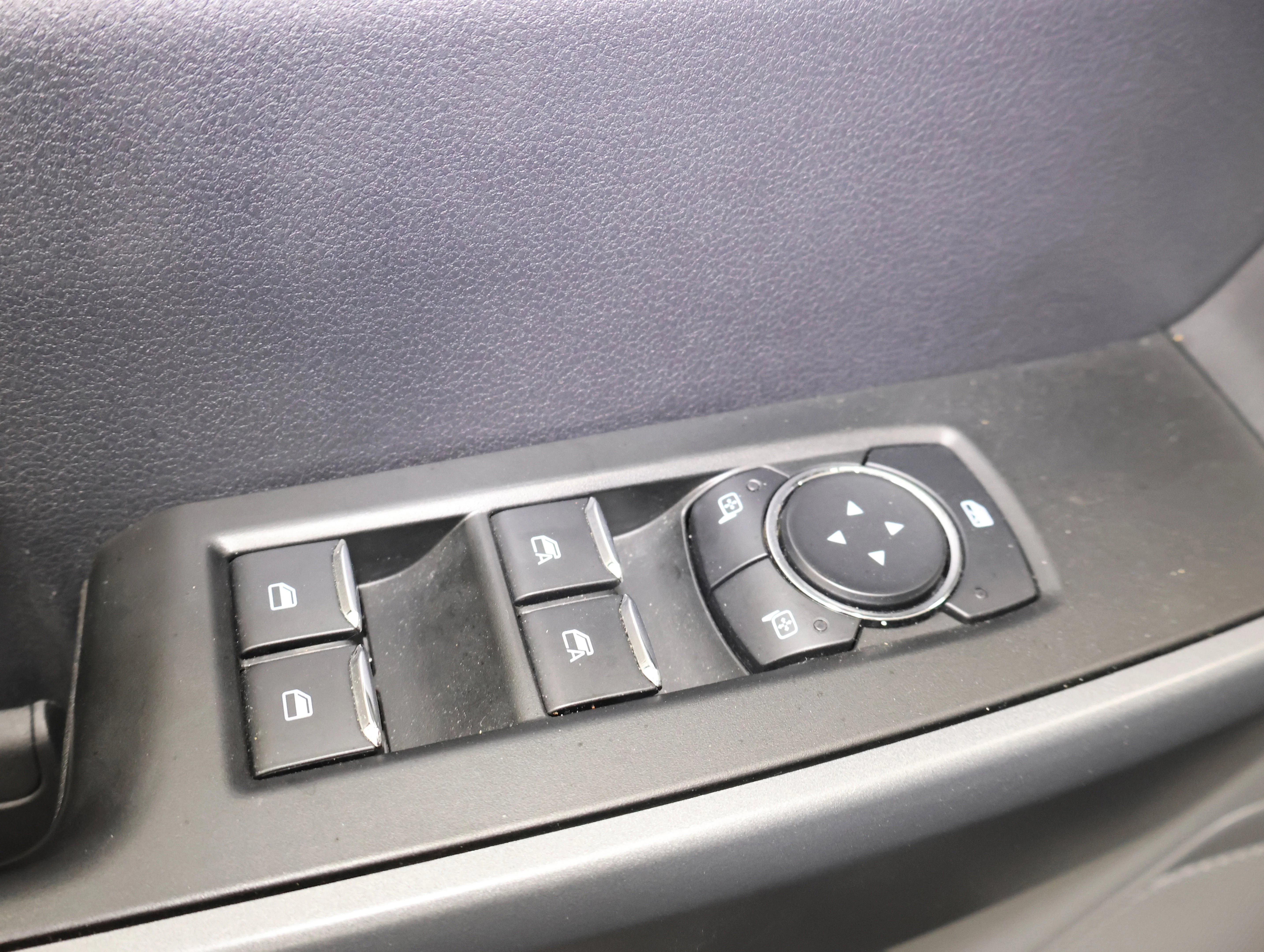 Used 2024 Agate Black Metallic Ford XLT image 37