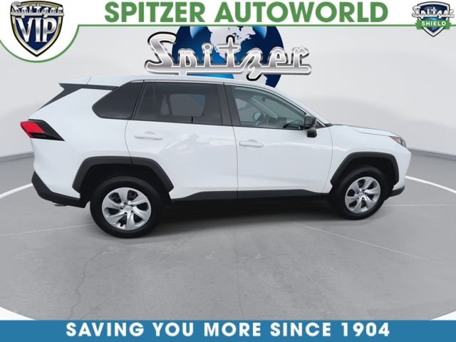 Used 2022 White Toyota LE image 10