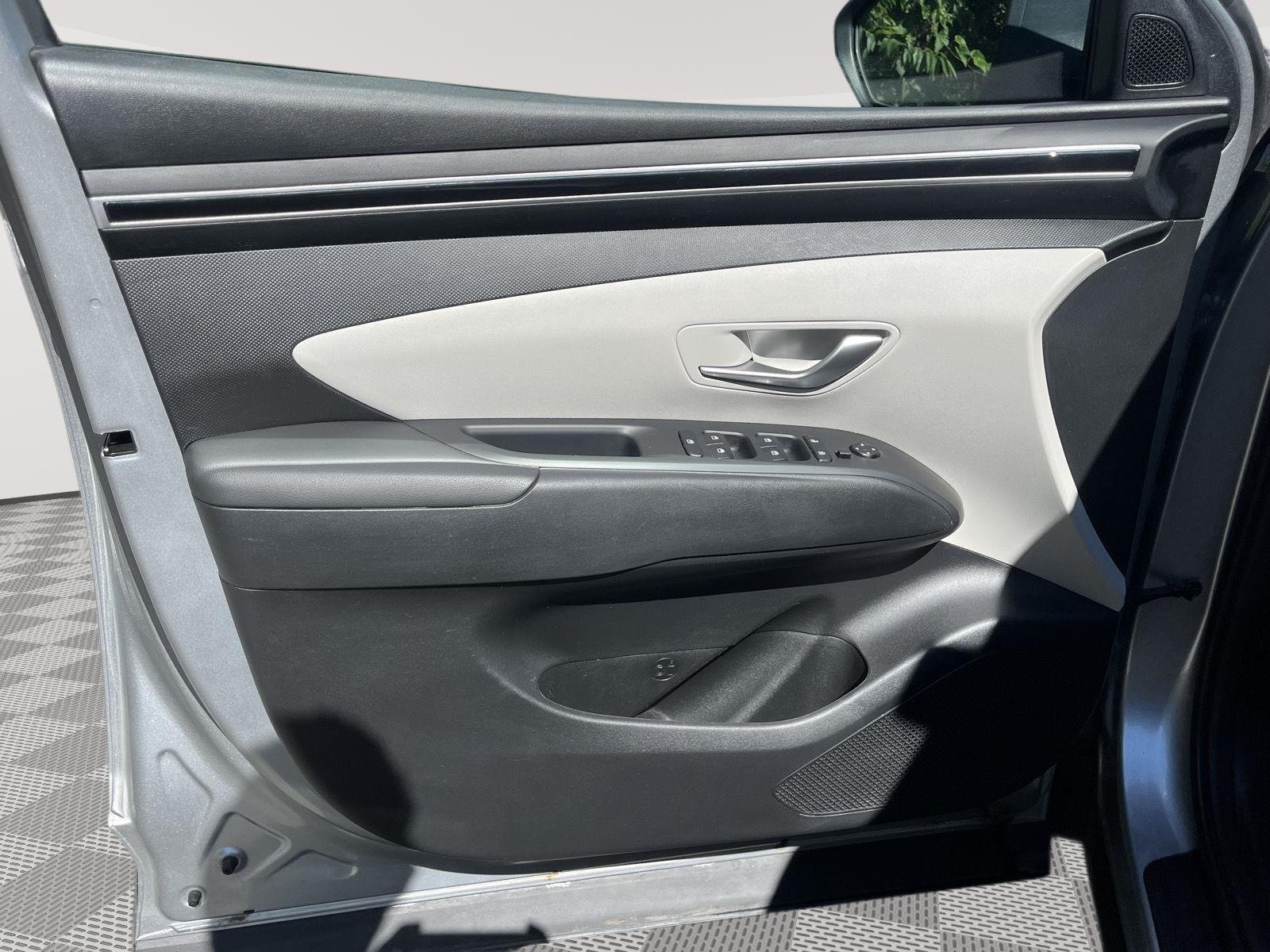 Used 2024 Shimmering Silver Hyundai SEL image 18