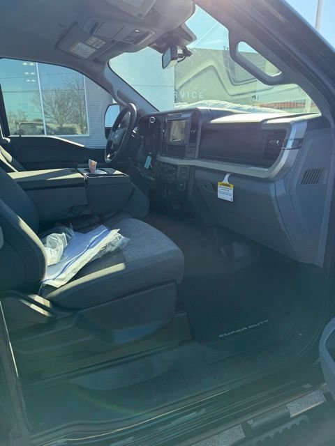 2025 Ford F-450 Super Duty Chassis Cab XLT - Photo 10